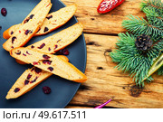 Fresh biscotti cookies with dried cranberries.Cantuccini, christmas food. Italian biscotti cookies. Стоковое фото, агентство Ingram Publishing / Фотобанк Лори