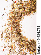 special muesli and granules for senior horses  served in bowl.  close up. feeding and horse care concept. Стоковое фото, агентство Ingram Publishing / Фотобанк Лори