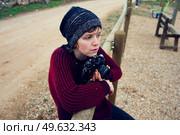 Artistic and reamy portrait of a woman surrouded by nature. Стоковое фото, агентство Ingram Publishing / Фотобанк Лори