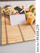 Fushion food of modern california roll and gyoza. Стоковое фото, агентство Ingram Publishing / Фотобанк Лори