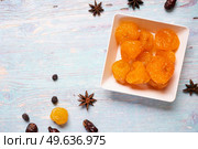 dried apples around blue background. flat lay. Стоковое фото, агентство Ingram Publishing / Фотобанк Лори