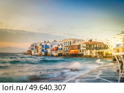 Lettle Venice waterfront at Mykonos island, Greece with sunshine. Mykonos island, Greece. Стоковое фото, агентство Ingram Publishing / Фотобанк Лори