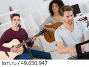 the aspiring artist. Стоковое фото, агентство Ingram Publishing / Фотобанк Лори