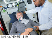 breathing mask for the patient. Стоковое фото, агентство Ingram Publishing / Фотобанк Лори