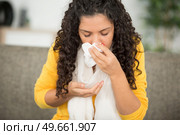 woman with nosebleed. Стоковое фото, агентство Ingram Publishing / Фотобанк Лори
