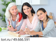 three generations of women grandmother mother and daughter. Стоковое фото, агентство Ingram Publishing / Фотобанк Лори