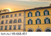 colored houses in the historic center of Rome. Italy. Стоковое фото, агентство Ingram Publishing / Фотобанк Лори