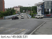 Казанский мост через железную дорогу во Владивостоке (2022 год). Редакционное фото, фотограф Free Wind / Фотобанк Лори