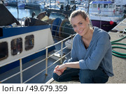 female worker vessel ship in harbor. Стоковое фото, агентство Ingram Publishing / Фотобанк Лори