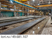 Московский завод ЖБИ. Цех по изготовлению плит. (2021 год). Редакционное фото, фотограф Игорь Рожков / Фотобанк Лори