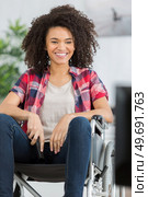 a young girl in wheelchair. Стоковое фото, агентство Ingram Publishing / Фотобанк Лори