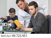 the recovery of the voltage. Стоковое фото, агентство Ingram Publishing / Фотобанк Лори