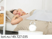 portrait of woman waking up. Стоковое фото, агентство Ingram Publishing / Фотобанк Лори