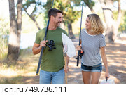 carefree couple on holiday together. Стоковое фото, агентство Ingram Publishing / Фотобанк Лори