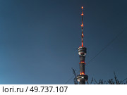 Телебашня Коктобе ночью (2023 год). Редакционное фото, фотограф Сергей Мартынов / Фотобанк Лори