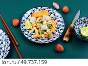 Fresh salad with lychee and roasted chicken breast. Asian cuisine. Home made food.. Salad with chicken, lychee and lime. Стоковое фото, агентство Ingram Publishing / Фотобанк Лори