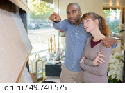in a stone slab store. Стоковое фото, агентство Ingram Publishing / Фотобанк Лори