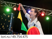 portrait of magician performing tricks. Стоковое фото, агентство Ingram Publishing / Фотобанк Лори