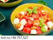 Summer salad with watermelon, mozzarella cheese and shrimp.. Grilled shrimp and watermelon salad. Стоковое фото, агентство Ingram Publishing / Фотобанк Лори