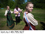 Дети в русских национальных костюмах (2019 год). Редакционное фото, фотограф Дмитрий Киселёв / Фотобанк Лори