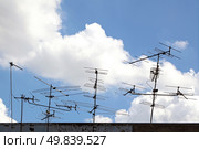 conceptual of telecommunication antenna on the roof. Стоковое фото, агентство Ingram Publishing / Фотобанк Лори