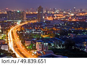 Bangkok Freeway to City Top View at dusk in bangkok, Thailand. Стоковое фото, агентство Ingram Publishing / Фотобанк Лори