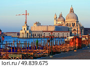 Santa Maria Della Salute Grand canal Venice Italy. Стоковое фото, агентство Ingram Publishing / Фотобанк Лори