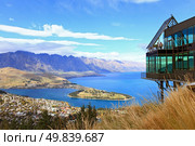 Cityscape of queenstown with lake Wakatipu from top, new zealand, south island. Стоковое фото, агентство Ingram Publishing / Фотобанк Лори