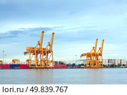 Bangkok Port Terminal for shipping and logistic. Стоковое фото, агентство Ingram Publishing / Фотобанк Лори