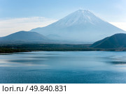 Mountain Fuji fujisan with Motosu lake at Yamanashi Japan. Стоковое фото, агентство Ingram Publishing / Фотобанк Лори