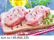 Raw steaks. Стоковое фото, агентство Ingram Publishing / Фотобанк Лори