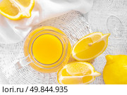 Lemon juice
. Стоковое фото, агентство Ingram Publishing / Фотобанк Лори
