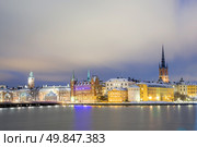 Cityscape of Gamla Stan Old Town Stockholm city at Night Sweden. Стоковое фото, агентство Ingram Publishing / Фотобанк Лори