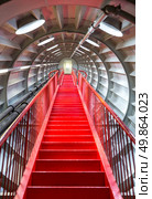 perspective of Red stairway, concept of successful career elevation. Стоковое фото, агентство Ingram Publishing / Фотобанк Лори