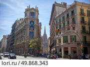 Barcelona, Spain - 17 april 2013: Photo of famous Via Laietana street in the center of Barcelona. Стоковое фото, агентство Ingram Publishing / Фотобанк Лори