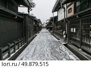 Snow fall Winter in old town Takayama Gifu Prefecture, Japan. Стоковое фото, агентство Ingram Publishing / Фотобанк Лори