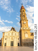 Zaragoza Cathedral with bell tower Spain. Стоковое фото, агентство Ingram Publishing / Фотобанк Лори