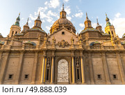 Our Lady of the Pillar Basilica Zaragoza, Spain. Стоковое фото, агентство Ingram Publishing / Фотобанк Лори