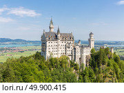 Beautiful summer view of the Neuschwanstein castle at Fussen Bavaria, Germany. Стоковое фото, агентство Ingram Publishing / Фотобанк Лори