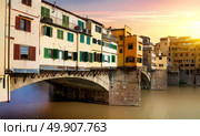 Bridge Vecchio on the river Arno in Florence, Italy. Стоковое фото, агентство Ingram Publishing / Фотобанк Лори