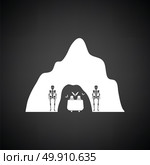 Scare cave in amusement park icon. Black background with white. Vector illustration. Стоковая иллюстрация, агентство Ingram Publishing / Фотобанк Лори