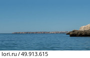 Natural rocks at Prainha in Algarve Portugal. Стоковое фото, агентство Ingram Publishing / Фотобанк Лори