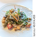 Italian ceasae salad groumet appetizer. Стоковое фото, агентство Ingram Publishing / Фотобанк Лори