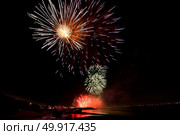 Fireworks of St Paio of Torreira a celebration that happens every year on september at Torreira - Aveiro, Portugal. Стоковое фото, агентство Ingram Publishing / Фотобанк Лори