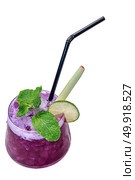 butterfly pea Mocktail with green mint and lime isolated. Стоковое фото, агентство Ingram Publishing / Фотобанк Лори