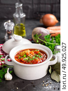 Borscht, traditional ukrainian beetroot vegetable soup. Стоковое фото, агентство Ingram Publishing / Фотобанк Лори