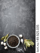 Black pepper corns. Стоковое фото, агентство Ingram Publishing / Фотобанк Лори