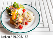 grilled beef skewer with fried rice. Стоковое фото, агентство Ingram Publishing / Фотобанк Лори