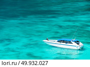 Aerial View point of Tropical white sand beach and snorkel point at cockburn island andaman sea indian ocean Myanmar and Thailand. Стоковое фото, агентство Ingram Publishing / Фотобанк Лори