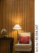 Luxury sofas in the hotel’s guest lounge with night lighting. Стоковое фото, агентство Ingram Publishing / Фотобанк Лори